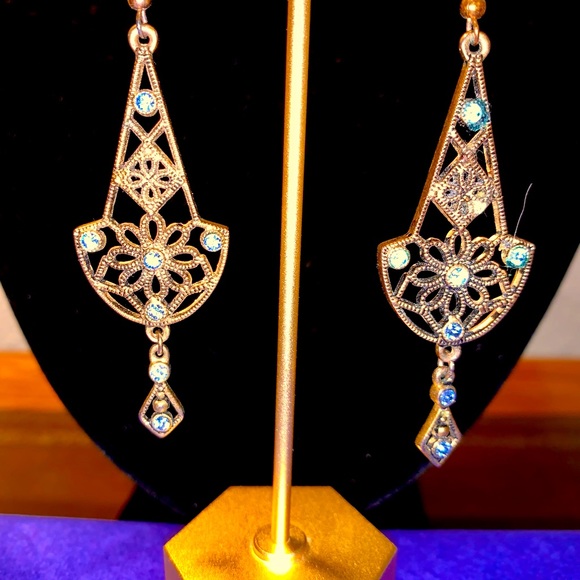 🌸Vintage Gold Tone Filigree Earrings🌺 - Picture 1 of 8